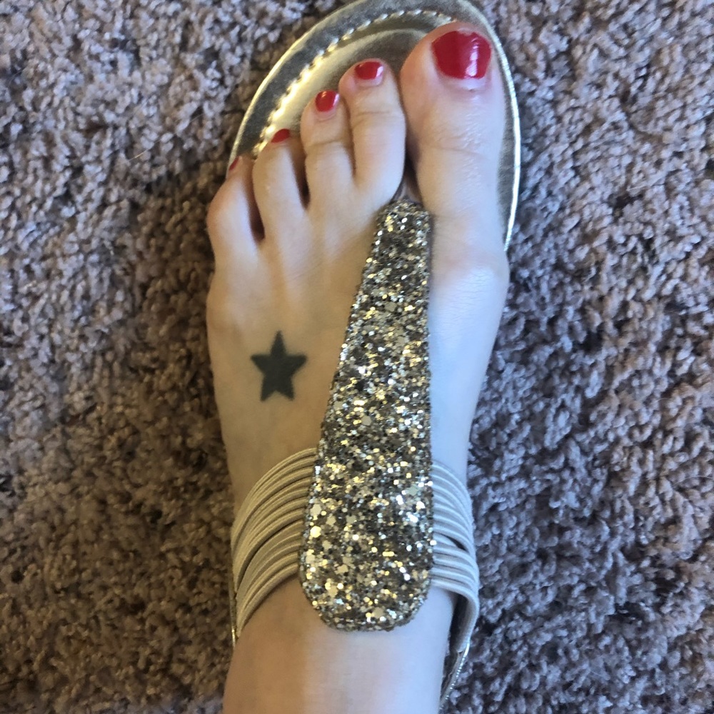 Gold sandals - Picture 2 of 5